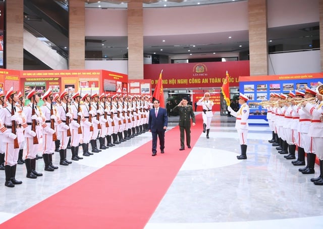 Prime Minister Pham Minh Chinh attends the 81st National Police Conference - Photo 1.