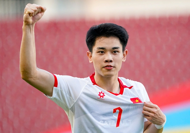 AFC: Dinh Bac stand nur in 2 Spielen in der Startelf und wurde Torschützenkönig - Bild 1.