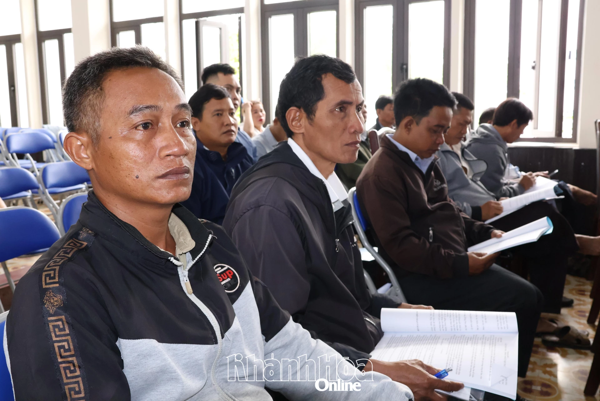 សិក្ខាកាមកំពុងចូលរួមក្នុងវគ្គបណ្តុះបណ្តាល។