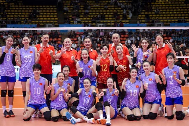 Lien de diffusion en direct pour la finale de volley-ball cet après-midi : Les billets pour le grand match contre la Thaïlande sont épuisés, Thanh Thúy prêt à exploser - Photo 5. Link xem trực tiếp chung kết bóng chuyền chiều nay: Cháy vé đại chiến Thái Lan, Thanh Thúy sẵn sàng bùng nổ- Ảnh 5.