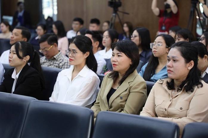 Trường ĐH Luật TPHCM trang bị kỹ năng nghiên cứu cho học viên sau đại học - Ảnh 1.