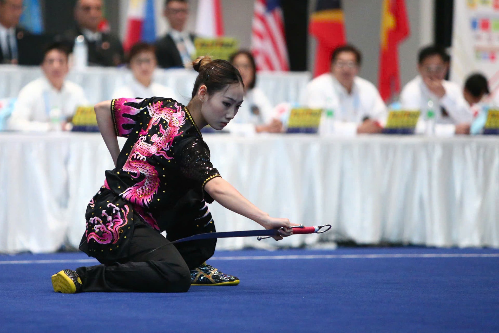 https://vms-files.vietnamnet.vn/vps_images/000001/000003/2025/12/15/tu-binh-wushu-823.jpg?width=0&s=dbNPSz9xVy6HoMzEcvB4Kw