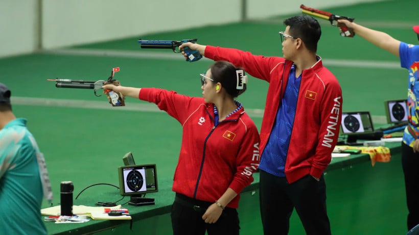 الثنائي فام كوانج هوي - ترينه ثو فينه (تسديد).