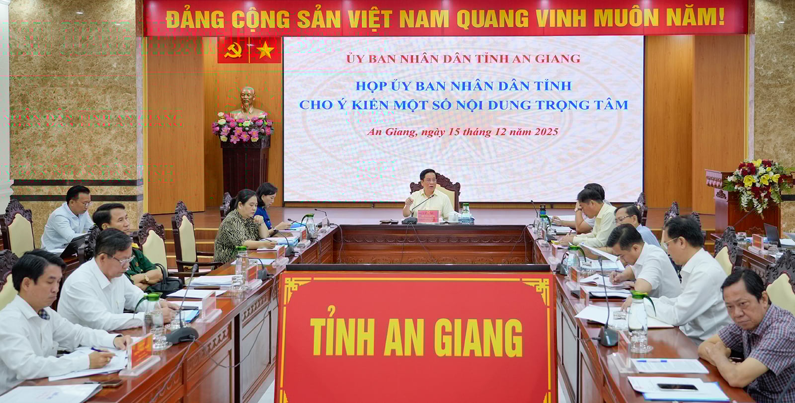 Ми звернемося за думками щодо створення підзон у двох спеціальних економічних зонах Фу Куок та К'єн Хай.