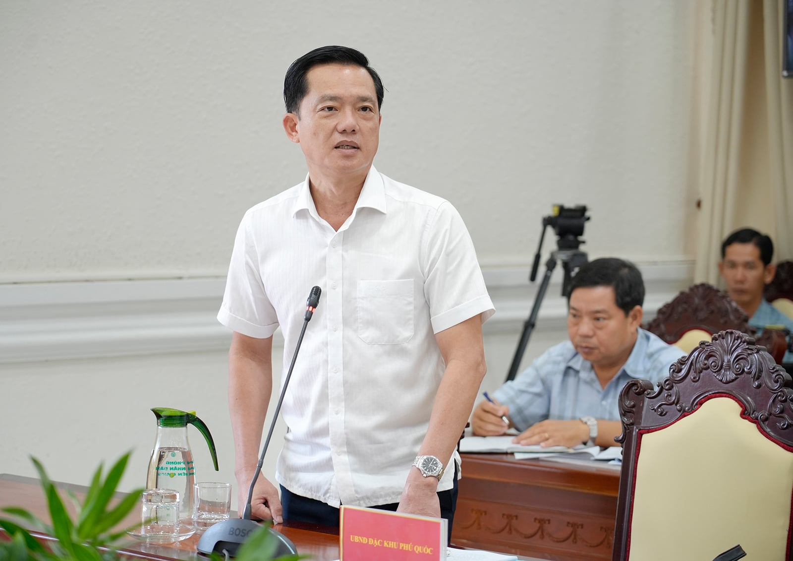 Ми звернемося за думками щодо створення підзон у двох спеціальних економічних зонах Фу Куок та К'єн Хай.