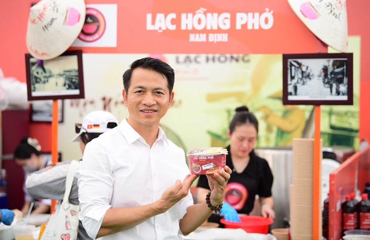 Pour créer encore plus d'opportunités découlant de la Journée du Pho - Photo 1. ngày của phở - Ảnh 1.