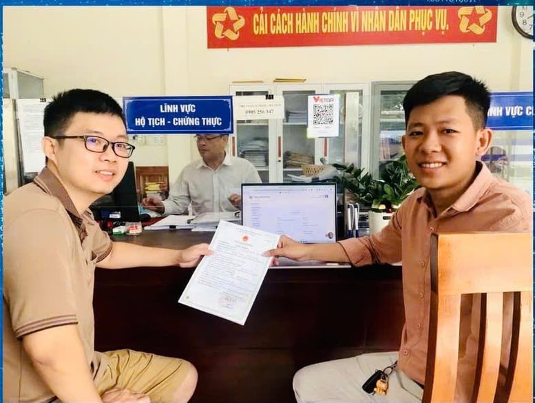 រដ្ឋបាលសាធារណៈទីក្រុងដាណាង៖ «គោះទ្វារគ្រប់ទិសទី» ដោយប្រើប្រាស់បច្ចេកវិទ្យា - រូបថតទី ១។ Hành chính công Đà Nẵng: