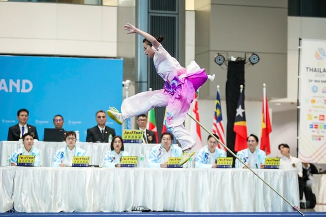 ดวง ถุย วี อดีตราชินีความงามและนักกีฬาศิลปะการต่อสู้ 'ไม่รับปาก' ว่าจะเข้าร่วมการแข่งขันซีเกมส์ครั้งที่ 34 หรือไม่ - ภาพที่ 4 Hoa khôi làng võ Dương Thúy Vi 'không hứa' sẽ dự SEA Games 34- Ảnh 4.