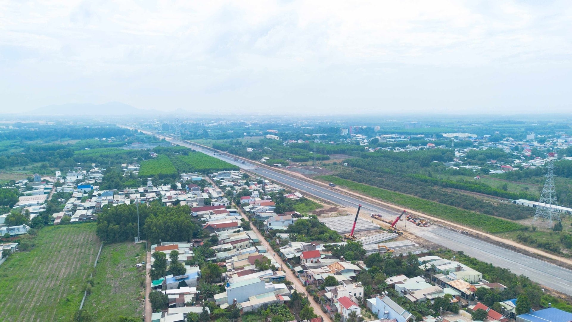 ទិដ្ឋភាពទូទៅនៃផ្លូវល្បឿនលឿន Bien Hoa – Vung Tau ដែលកំពុងសាងសង់។