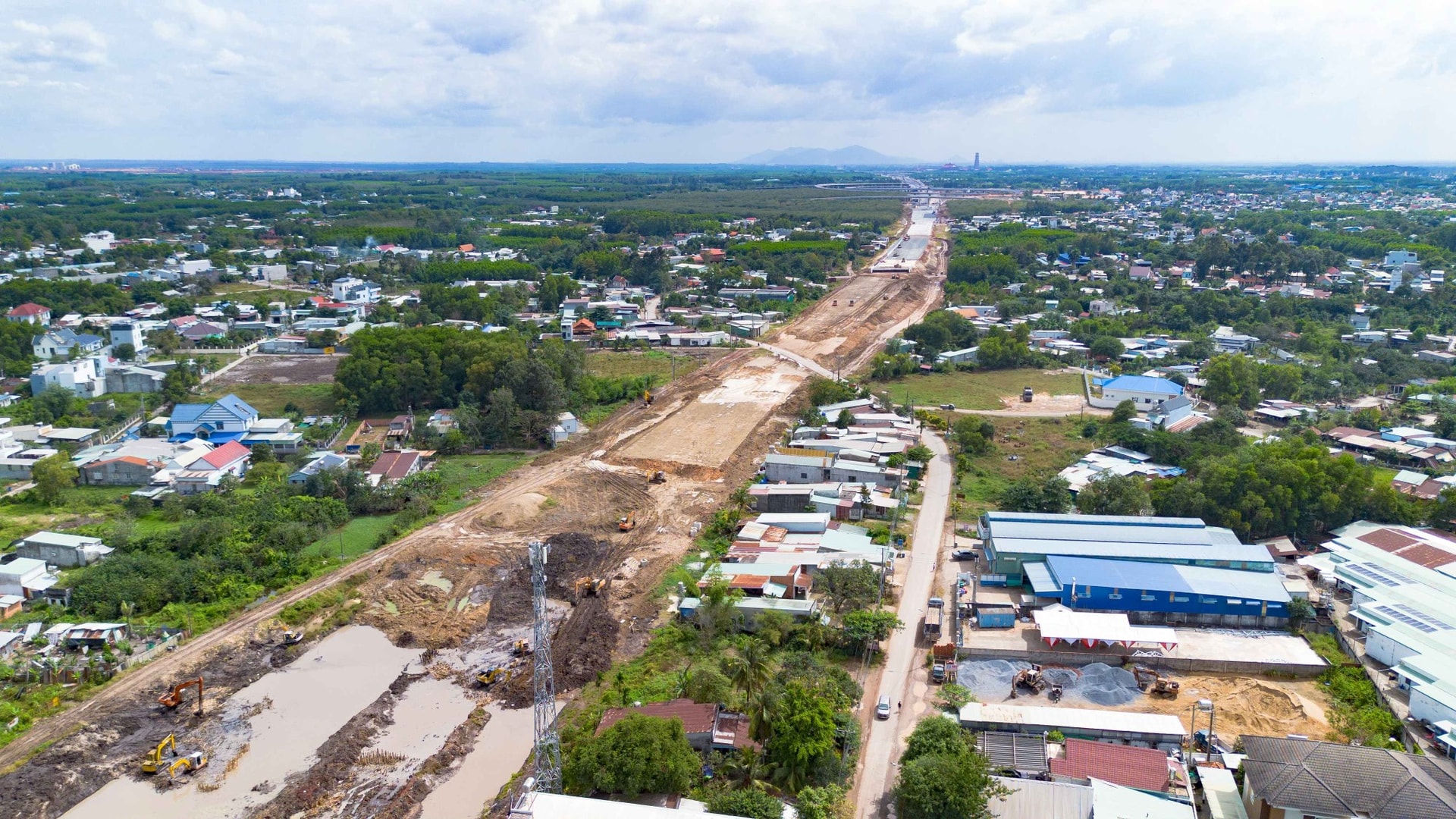 ផ្លូវល្បឿនលឿន Bien Hoa – Vung Tau គឺជាគម្រោងសំខាន់មួយដែលតភ្ជាប់ទៅអាកាសយានដ្ឋាន Long Thanh។