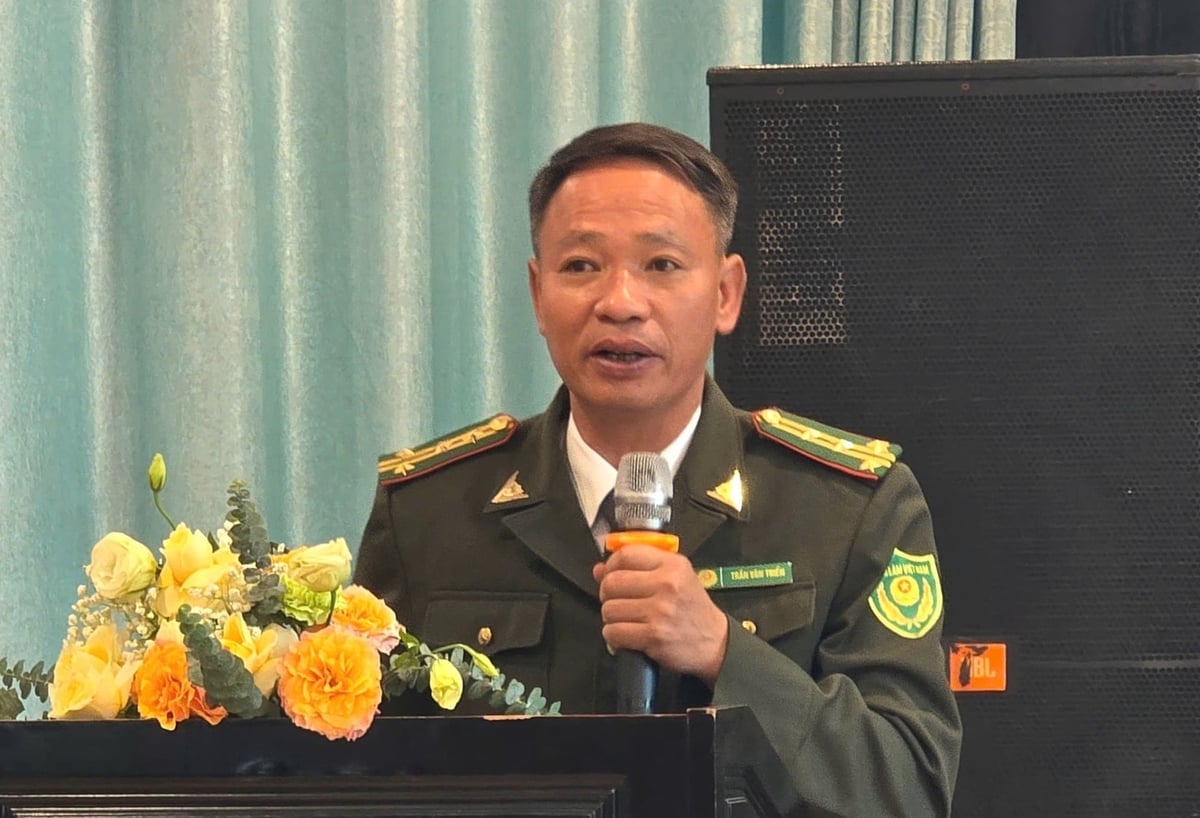 Κος Tran Van Trien - Προϊστάμενος του Τμήματος Προστασίας Δασών, Περιφέρεια Ι. Φωτογραφία: Dinh Muoi. Ông Trần Văn Triển - Chi cục trưởng Kiểm lâm vùng I. Ảnh: Đinh Mười.