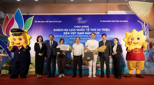 Un moment historique pour le tourisme vietnamien - accueillir le 20 millionième visiteur international - Photo 3.