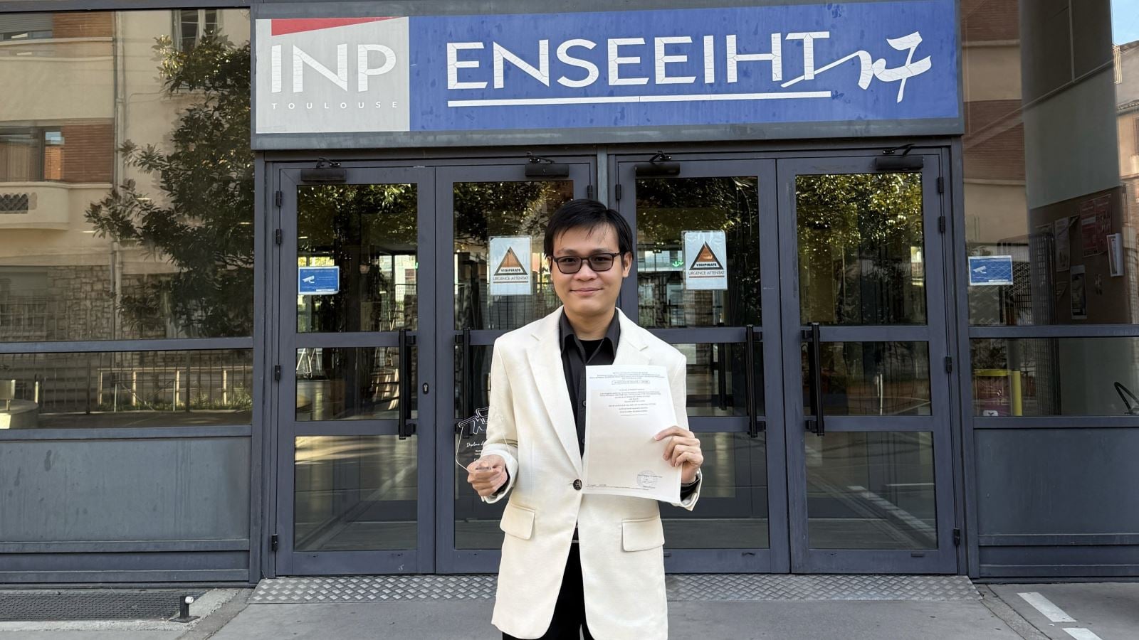 ចំណងជើងរូបថត