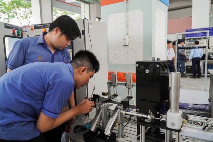 Bất ngờ với số lượng học viên trung cấp chọn học văn hóa - Ảnh 1.