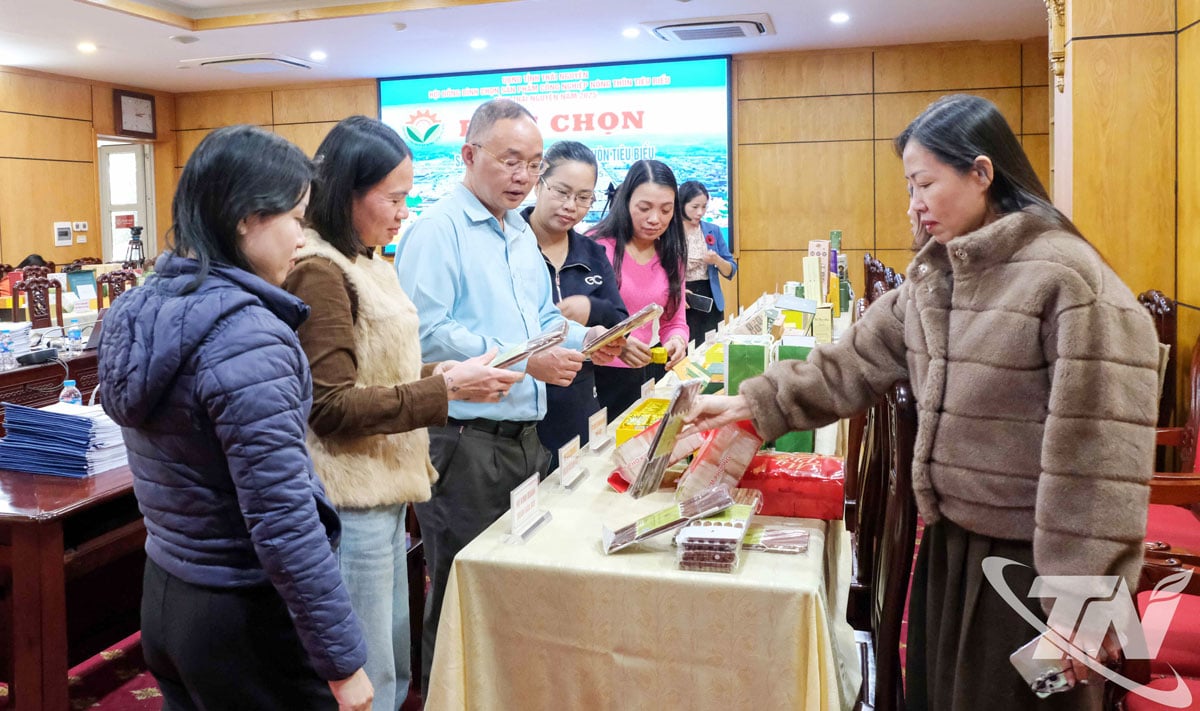 คณะกรรมการตัดสินจะประเมินผลิตภัณฑ์อุตสาหกรรมในชนบท