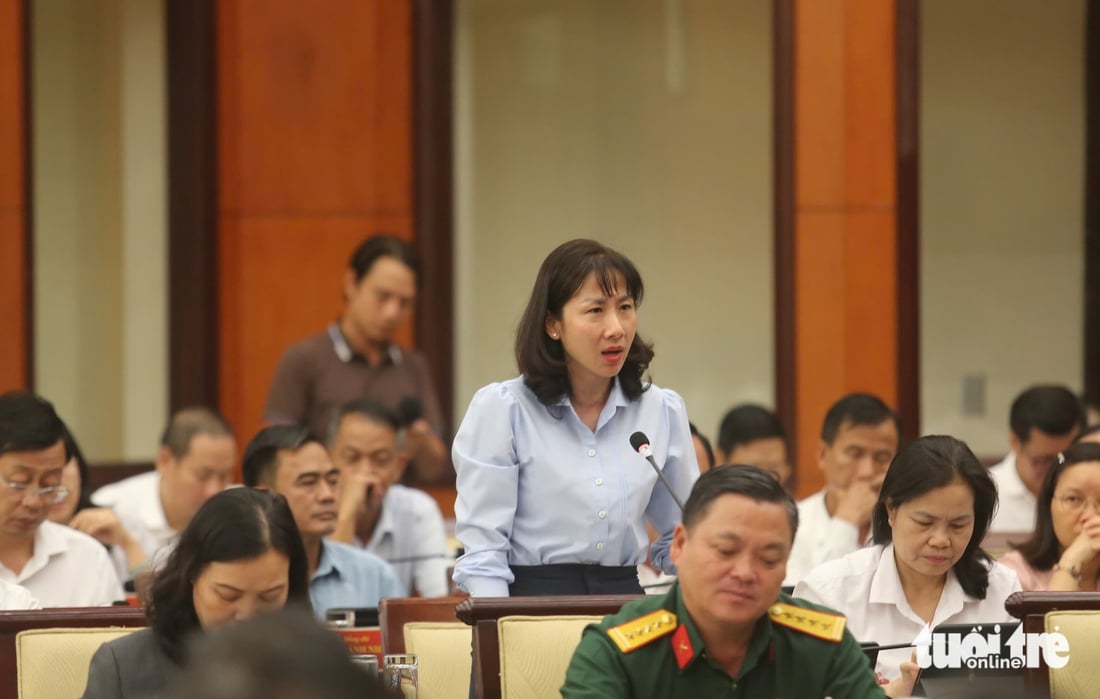 Giám đốc Sở Nội vụ TP.HCM: TP.HCM sẽ tiếp tục tinh gọn, sắp xếp cán bộ cấp xã phường có lộ trình - Ảnh 2.