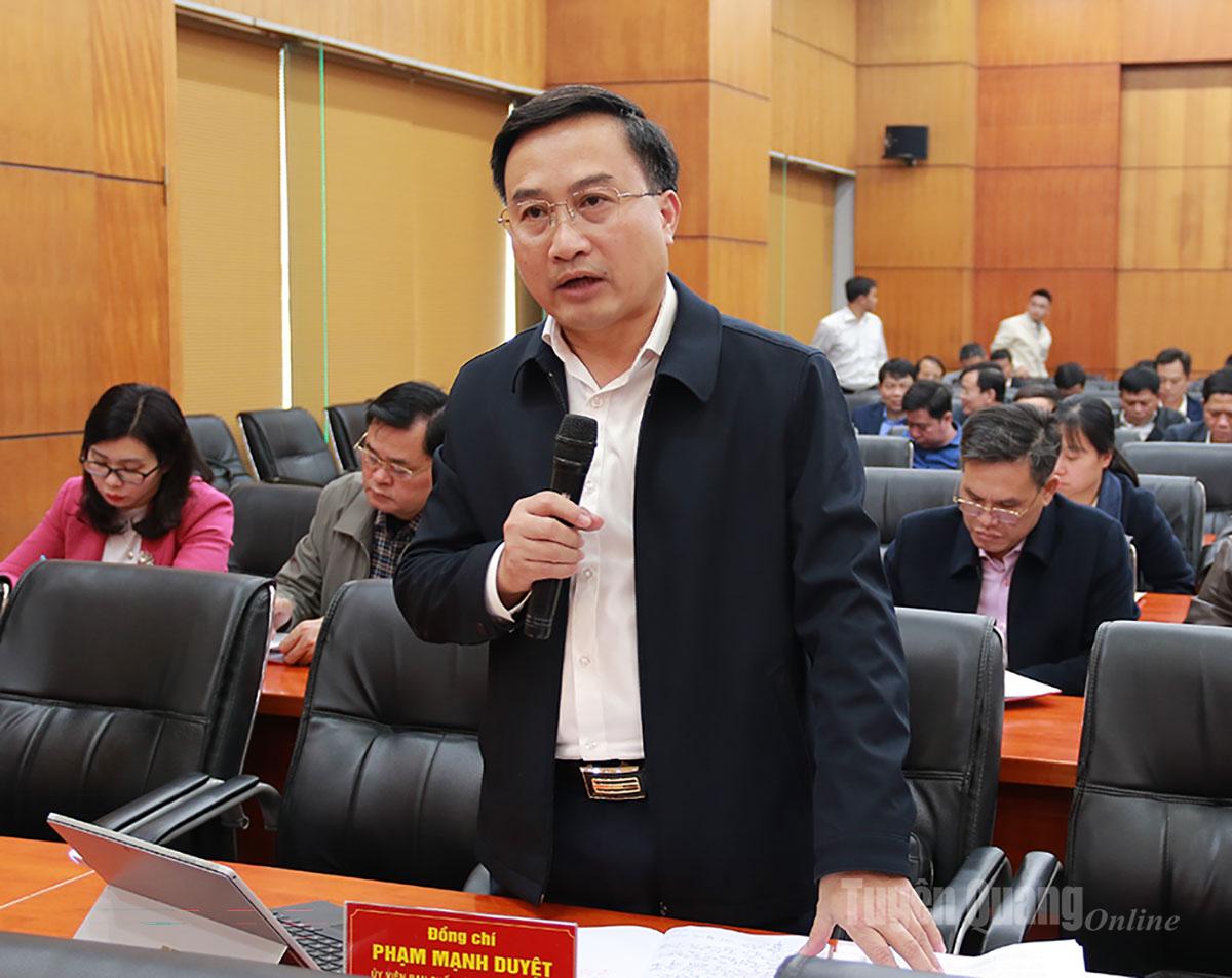 Vedoucí představitelé ministerstva zemědělství a životního prostředí přednesli projevy a účastnili se diskusí o udržitelném rozvoji zemědělství.