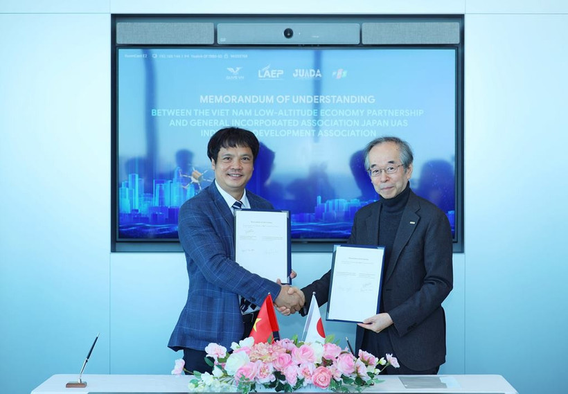 Mr. Nguyen Van Khoa, Chairman of LAEP, represented the company in signing the strategic cooperation agreement with JUIDA.