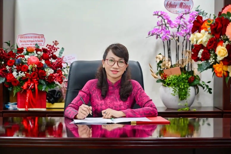 Cik Nguyen Thi Thanh Mai telah dilantik sebagai Pengarah Universiti Kebangsaan Vietnam Bandar Raya Ho Chi Minh - Foto 1. Bổ nhiệm bà Nguyễn Thị Thanh Mai giữ chức Giám đốc Đại học Quốc gia Thành phố Hồ Chí Minh- Ảnh 1.