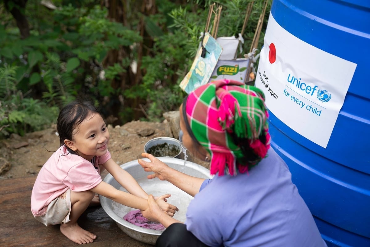 Khoản viện trợ của Nhật Bản sẽ góp phần thúc đẩy phối hợp đa lĩnh vực, tăng cường các nỗ lực trong lĩnh vực y tế, giáo dục và dinh dưỡng, nhằm đáp ứng toàn diện nhu cầu của trẻ em và các gia đình bị ảnh hưởng. Ảnh: IOM.