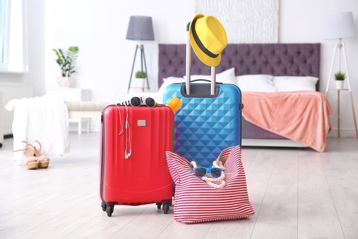 អ្នកដំណើរត្រូវស្គាល់បទប្បញ្ញត្តិអំពីឥវ៉ាន់ដែលបានឆែកចូល ដើម្បីវេចខ្ចប់ឥវ៉ាន់របស់ពួកគេបានត្រឹមត្រូវ។