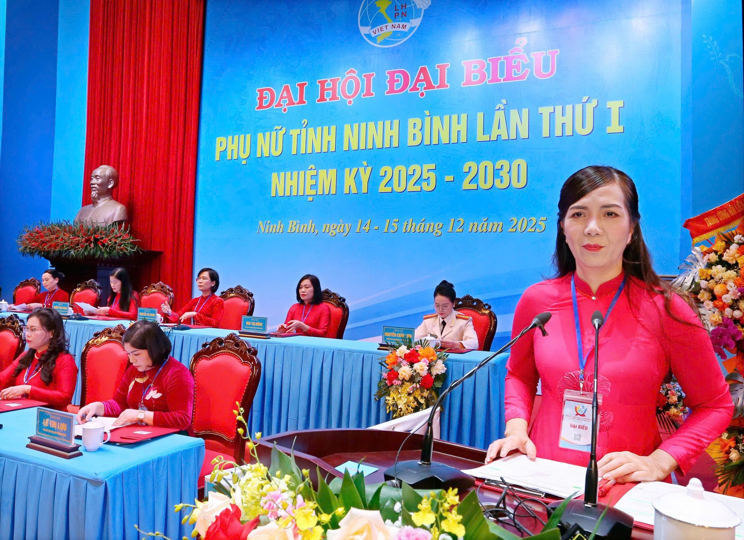 Những hình ảnh đẹp tại Đại hội đại biểu Phụ nữ tỉnh Ninh Bình lần thứ I, nhiệm kỳ 2025-2030- Ảnh 6.