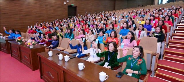 Những hình ảnh đẹp tại Đại hội đại biểu Phụ nữ tỉnh Ninh Bình lần thứ I, nhiệm kỳ 2025-2030- Ảnh 13.