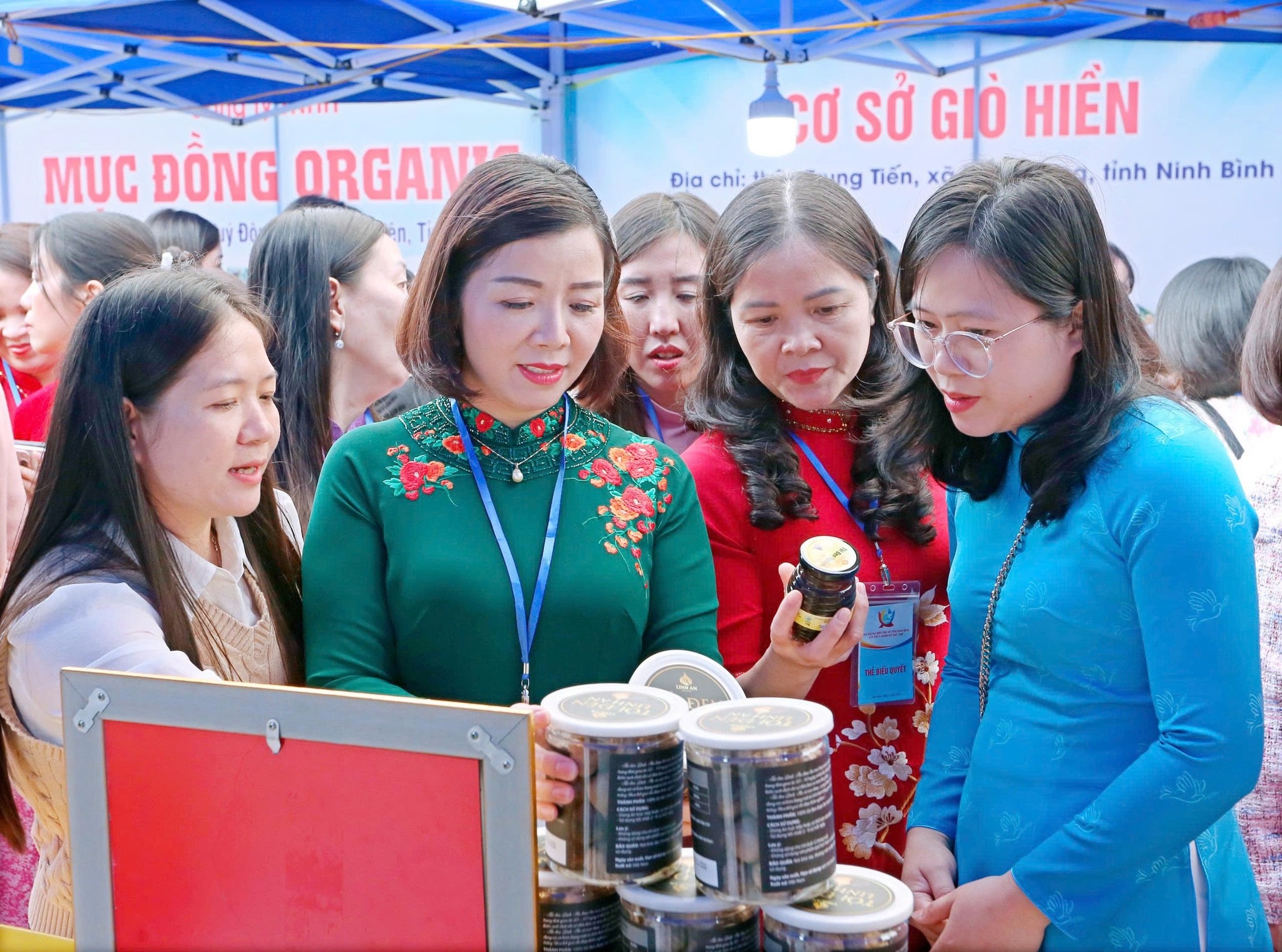 Những hình ảnh đẹp tại Đại hội đại biểu Phụ nữ tỉnh Ninh Bình lần thứ I, nhiệm kỳ 2025-2030- Ảnh 15.