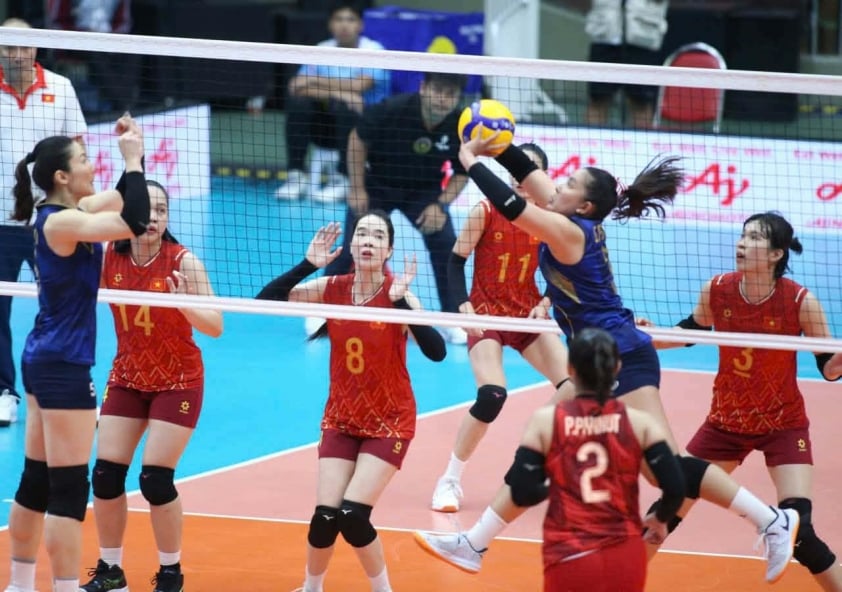Tuyển bóng chuyền nữ Việt Nam giành huy chương Bạc tại SEA Games 33- Ảnh 1.