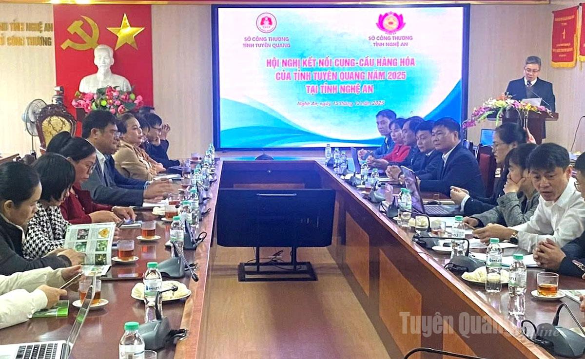 Các đại biểu dự hội nghị kết nối cung cầu giữa hai tỉnh Tuyên Quang và Nghệ An.