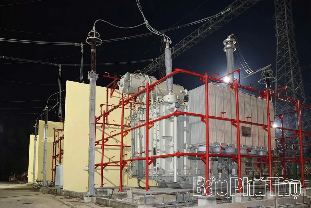 អង្គភាពបំលែងអគ្គិសនី 500kV - 900MVA ដំបូងគេដែលផលិតនៅប្រទេសវៀតណាម ត្រូវបានផ្តល់ថាមពល និងភ្ជាប់ទៅបណ្តាញអគ្គិសនីជាតិដោយជោគជ័យ។