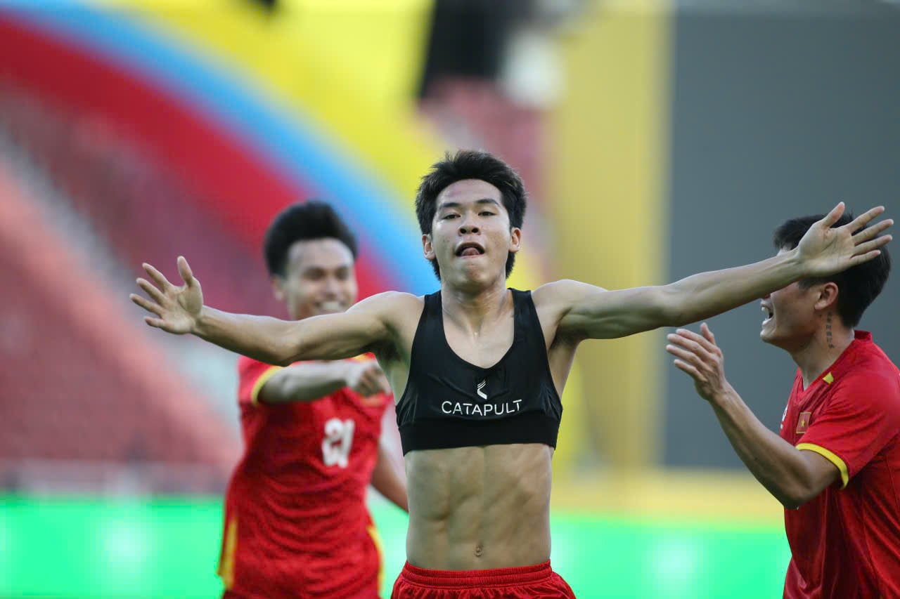 U22 វៀតណាម ទល់នឹង U22 ហ្វីលីពីន ឌិញបាក់.jpg