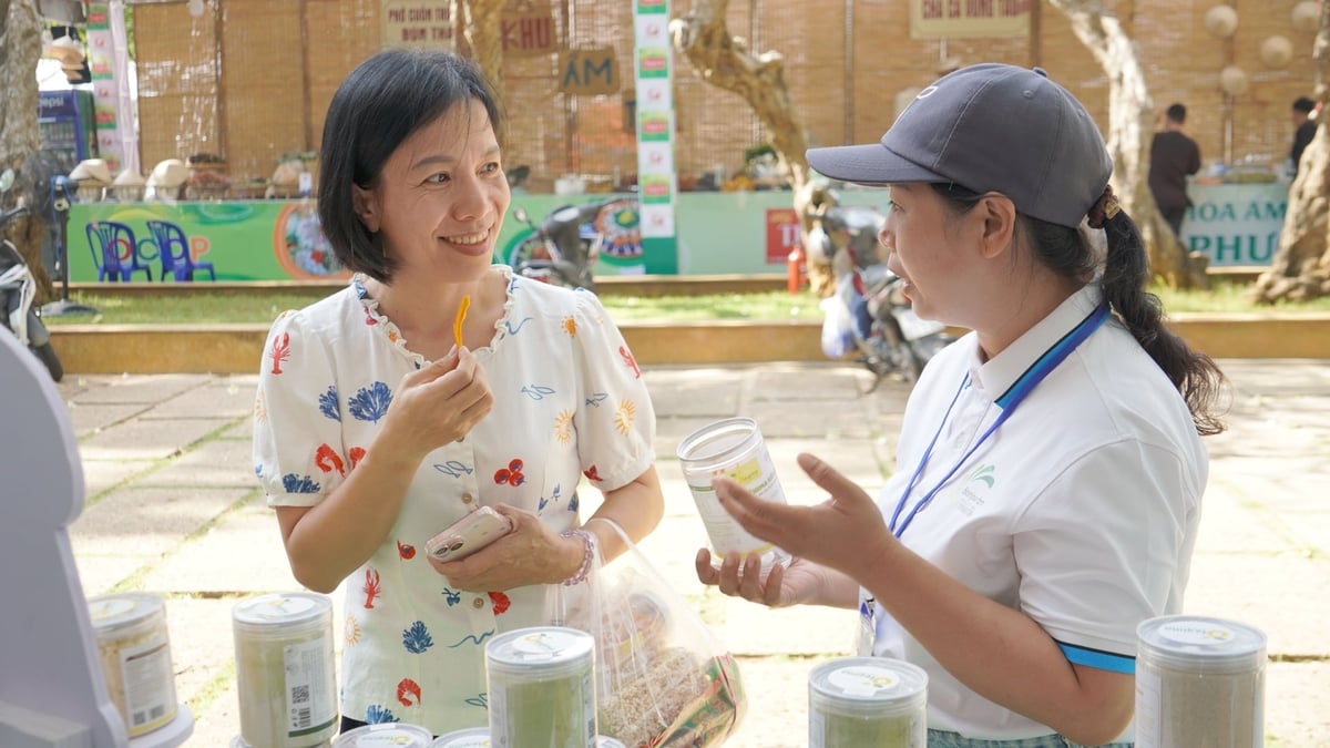 Kota Ho Chi Minh memiliki potensi besar untuk berkembang pesat dan membuat terobosan dalam produk OCOP. Foto: Le Binh. TP.HCM có nhiều tiềm năng để phát triển mạnh và bứt phá các sản phẩm OCOP. Ảnh: Lê Bình.