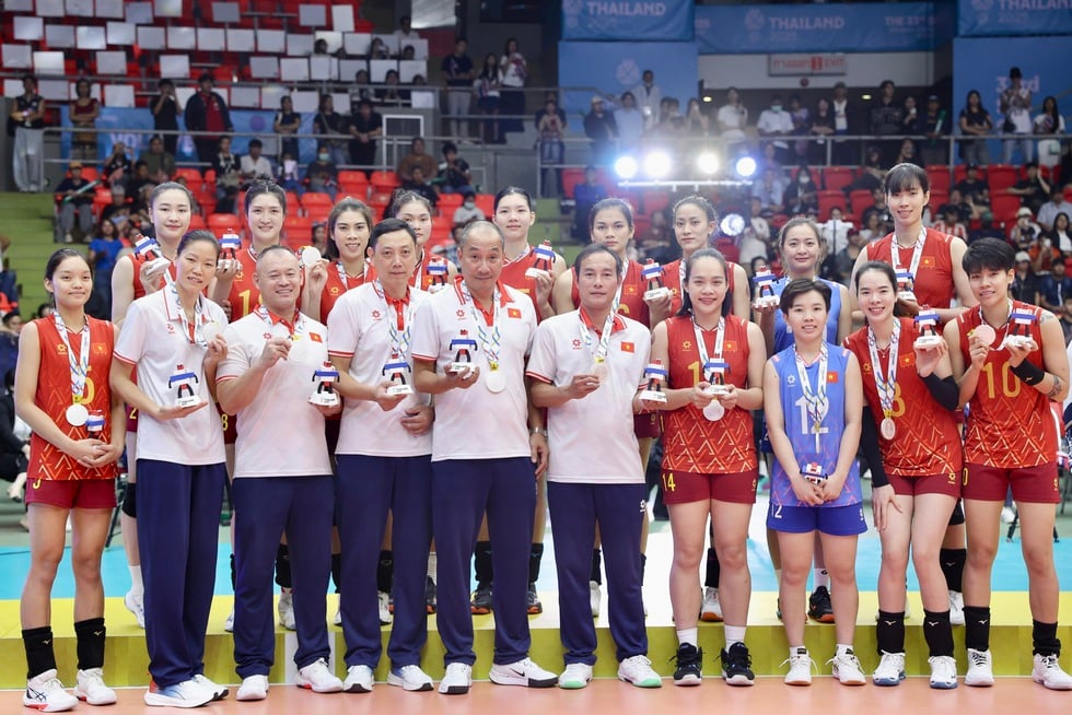 ទឹកភ្នែករបស់ក្មេងស្រីក្លាហាននៅក្នុងព្រឹត្តិការណ៍ស៊ីហ្គេមលើកទី៣៣ - រូបថតទី៣។ Giọt nước mắt của những cô gái quả cảm tại SEA Games 33 - Ảnh 3.