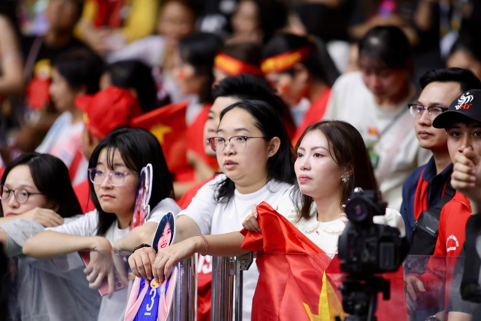 ទឹកភ្នែករបស់ក្មេងស្រីក្លាហាននៅក្នុងព្រឹត្តិការណ៍ស៊ីហ្គេមលើកទី៣៣ - រូបថតទី៥។ Giọt nước mắt của những cô gái quả cảm tại SEA Games 33 - Ảnh 5.