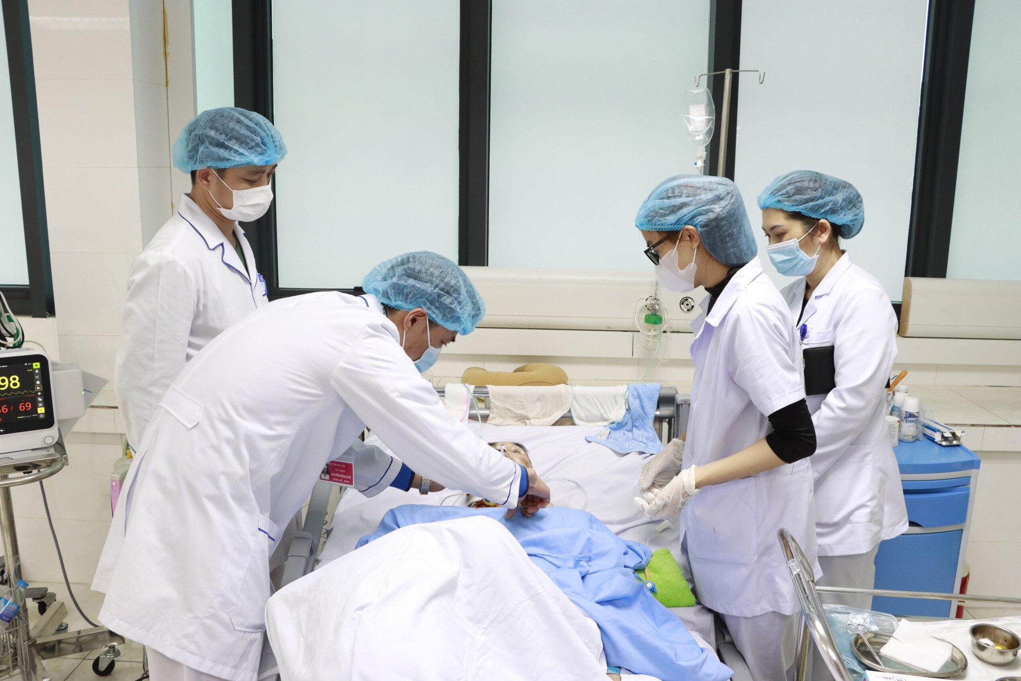 Bộ Y tế: Tăng cường kiểm tra, giám sát chất lượng đào tạo thực hành khối ngành sức khoẻ
- Ảnh 1.