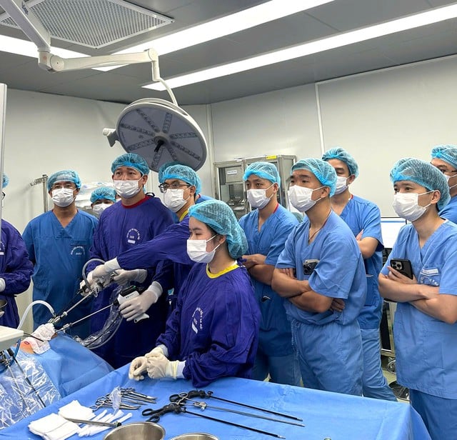 Rezidens orvosok és a posztgraduális képzésre vonatkozó jelenlegi szabályozás - 1. kép. Bác sĩ nội trú và quy định hiện hành về đào tạo sau đại học- Ảnh 1.