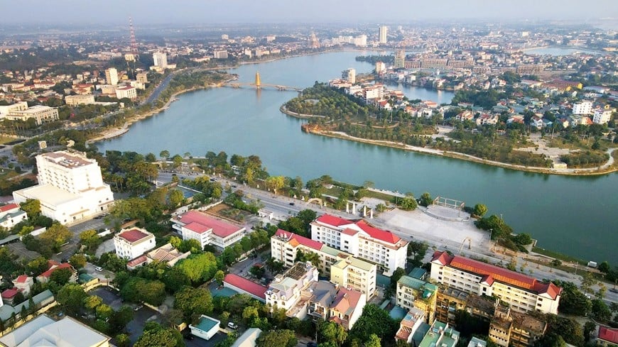 Phu Tho telah memberikan kontribusi yang signifikan dalam melaksanakan keempat resolusi Politbiro. Phú Thọ tạo dấu ấn rõ nét trong triển khai “bộ tứ” Nghị quyết của Bộ Chính trị