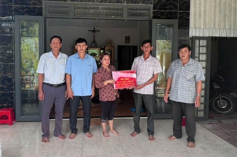 Obec Thoi An Hoi mobilizuje zdroje na péči a podporu chudých a znevýhodněných domácností při stavbě domů. Foto: ND