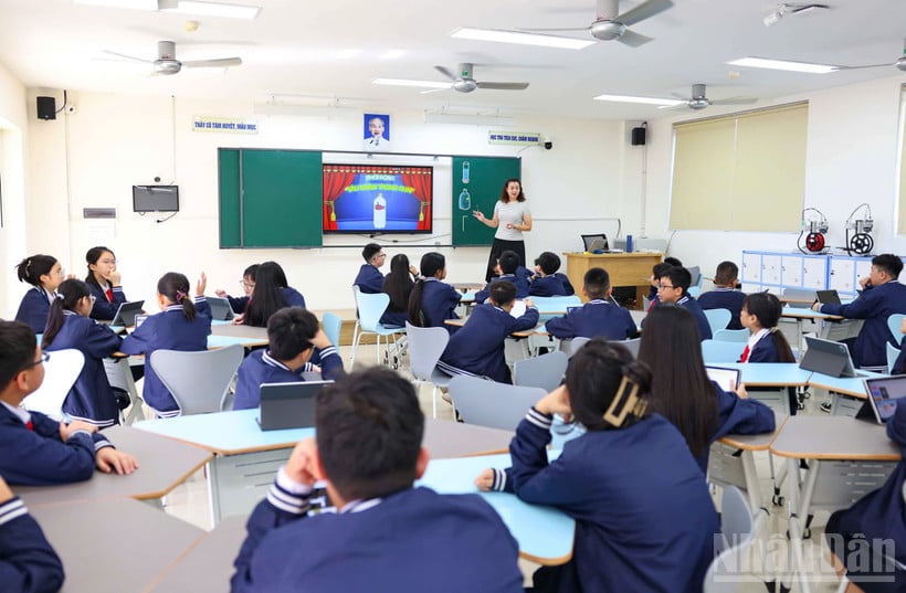 អំឡុងពេលថ្នាក់រៀននៅវិទ្យាល័យមធ្យមសិក្សា (រូបថត៖ DAI THANG)