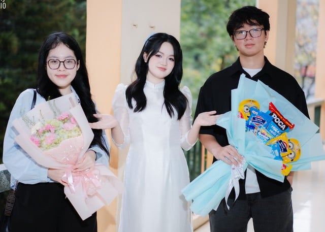 Kỷ yếu học đường: Nhiều phụ huynh than trời vì niềm vui giản dị hóa “cuộc đua” phô trương- Ảnh 1.