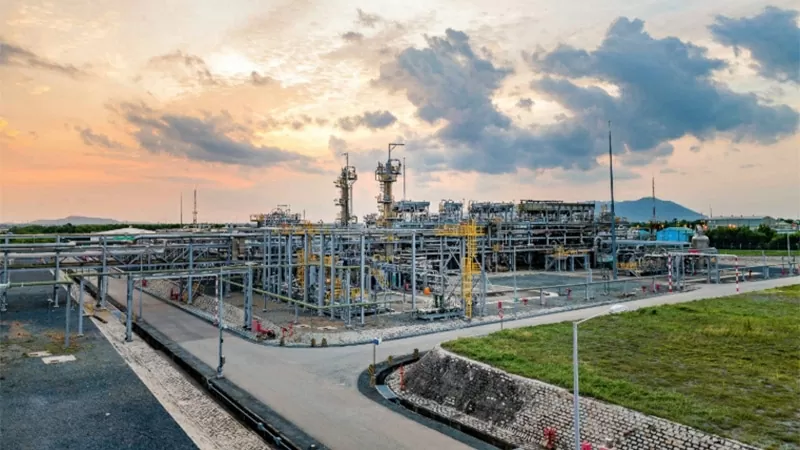 រោងចក្រកែច្នៃឧស្ម័នឌិញកូ – ដែលជាគម្រោងវិទ្យាសាស្ត្រ និងបច្ចេកវិទ្យាដ៏សំខាន់មួយរបស់ PV GAS – រួមចំណែកដល់ការធានាសន្តិសុខថាមពលជាតិ និងការអភិវឌ្ឍប្រកបដោយចីរភាពនៃឧស្សាហកម្មឧស្ម័នរបស់វៀតណាម។ Nhà máy Xử lý khí Dinh Cố – công trình khoa học công nghệ trọng điểm của PV GAS, góp phần bảo đảm an ninh năng lượng quốc gia và phát triển bền vững ngành công nghiệp khí Việt Nam.