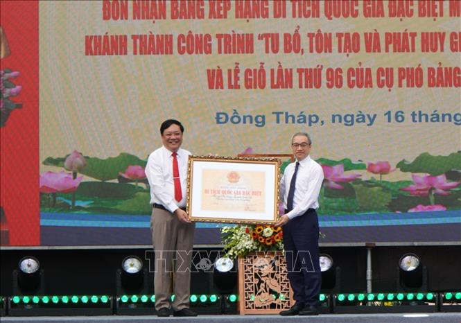 លើកកម្ពស់តម្លៃនៃតំបន់ប្រវត្តិសាស្ត្រង្វៀនស៊ីញសាក់។ Chú thích ảnh