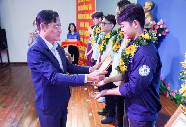 Trường CĐ Lý Tự Trọng 