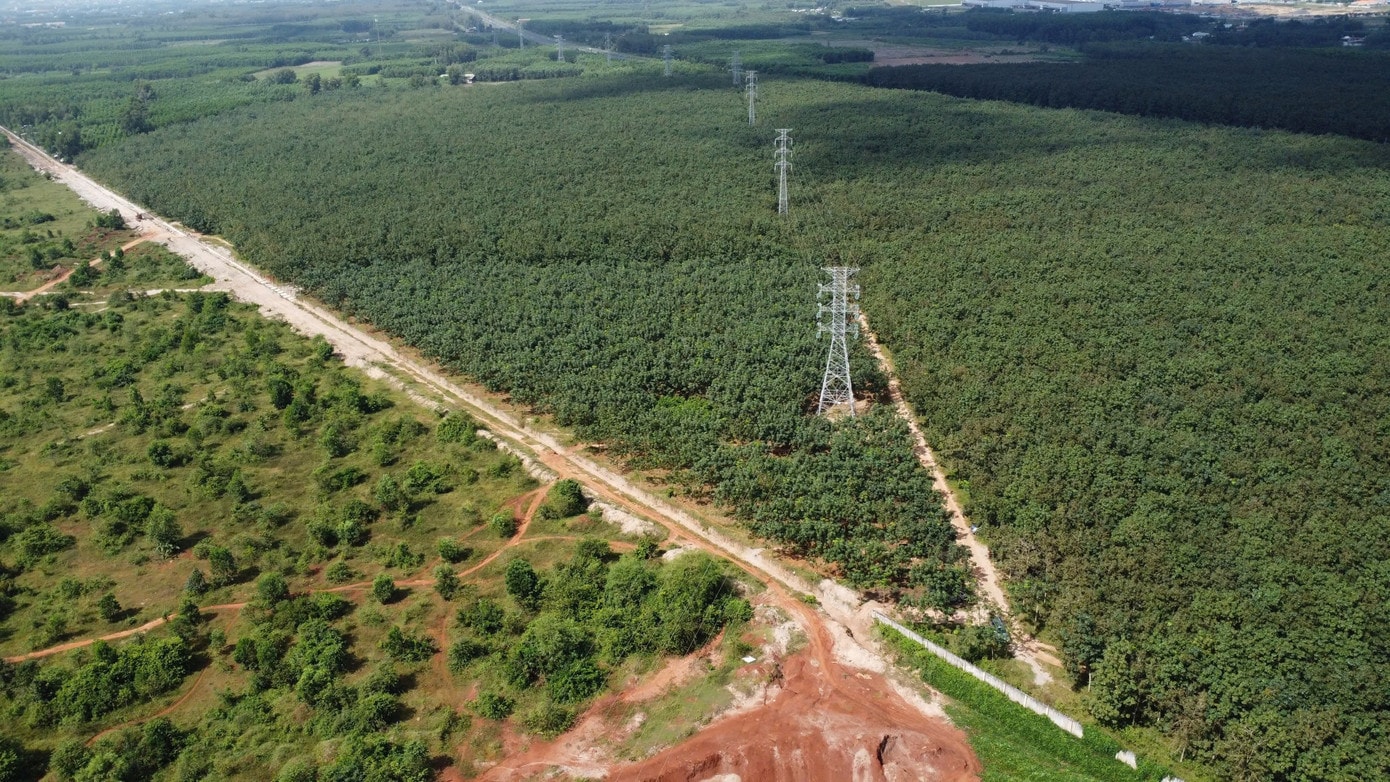ថ្នាក់ដឹកនាំវិស័យអគ្គិសនីត្រួតពិនិត្យប្រតិបត្តិការប្រព័ន្ធនៅស្ថានីយរង។
