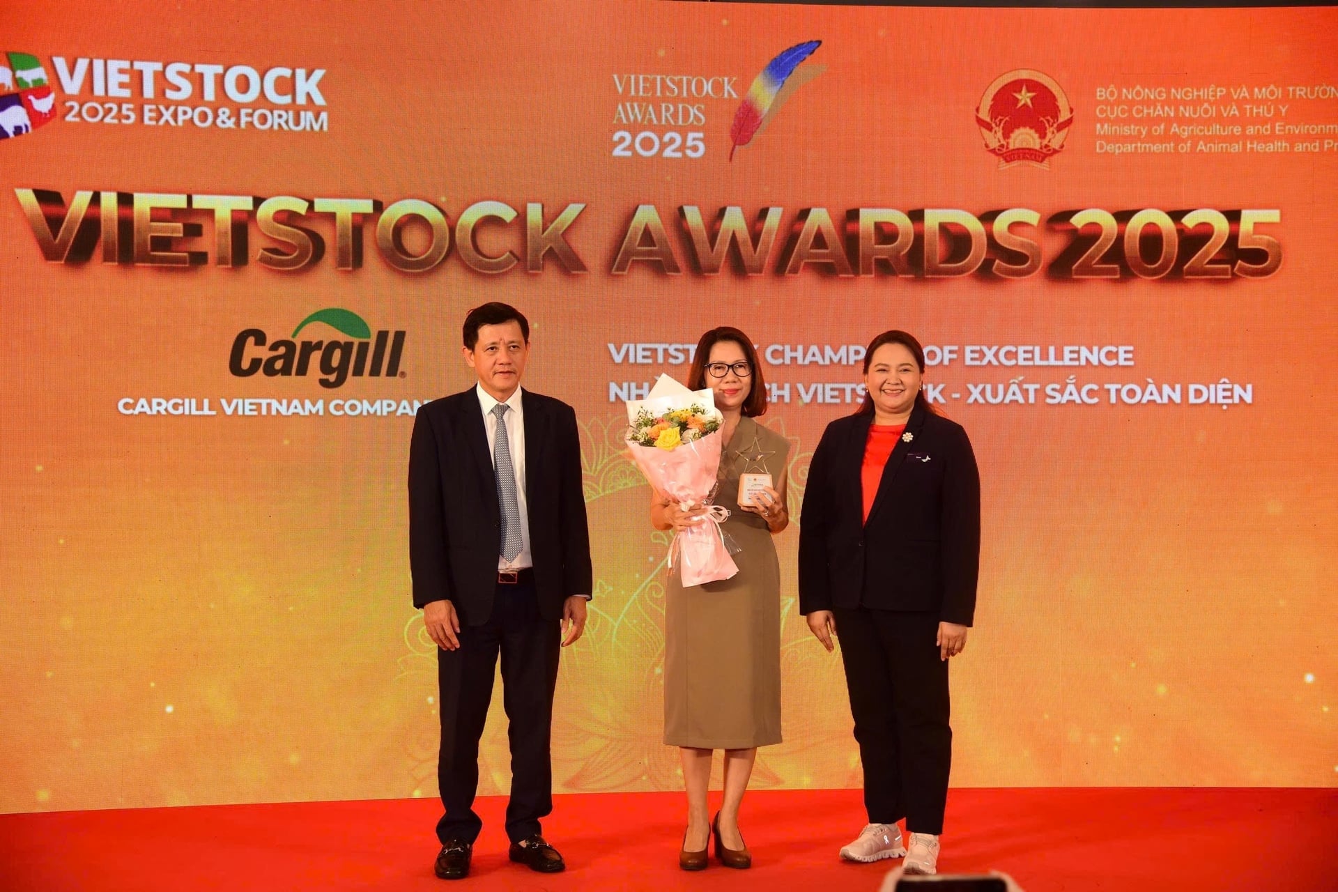 Công ty Cargill Việt Nam nhận giải Nhà vô địch Vietstock - Xuất sắc toàn diện. Ảnh: HT.