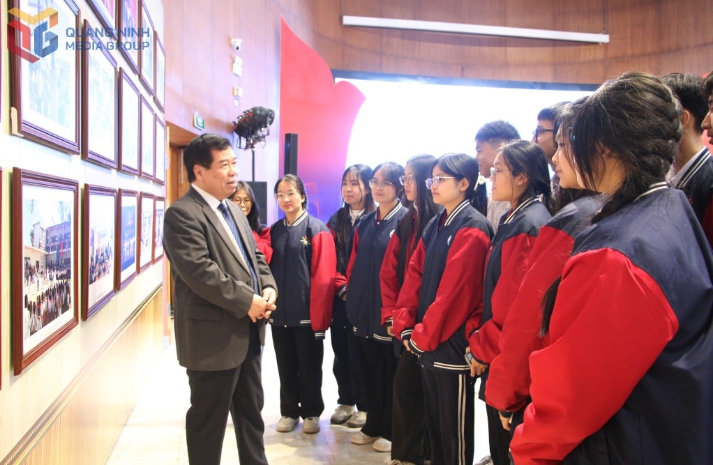 ពិធីបើកពិព័រណ៍រូបថត “ភ្ជាប់ទំនាក់ទំនង និងផ្សព្វផ្សាយមិត្តភាពរវាងវៀតណាម និងគុយបា” Khai mạc triển lãm ảnh “Kết nối và lan tỏa tình hữu nghị Việt Nam - Cuba”