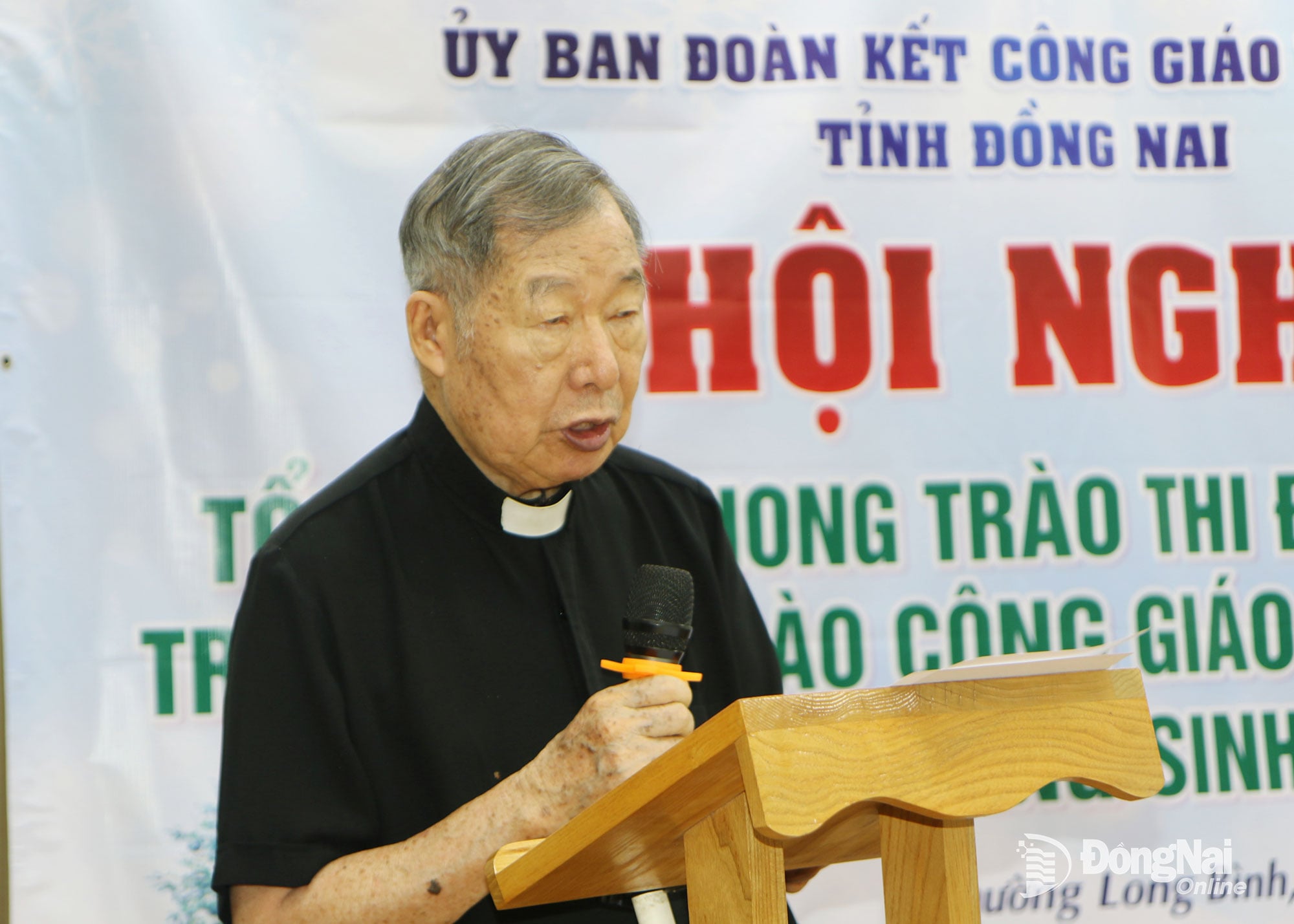 Father Tran Xuan Thao, Chairman of the Vietnam Catholic Solidarity Committee of Dong Nai province, speaks at the conference. Photo: Van Truyen