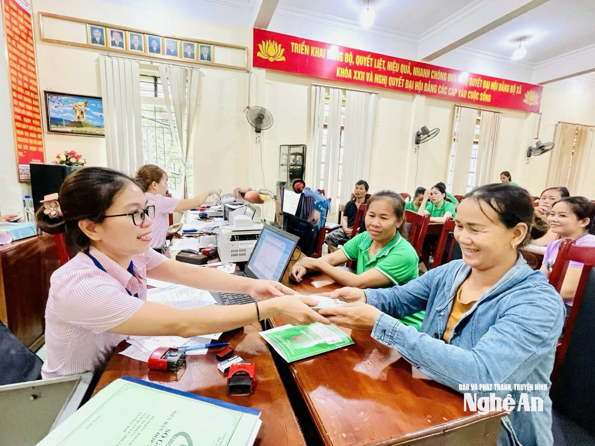 การจ่ายเงิน ณ จุดทำธุรกรรมในตำบลเจาเข อำเภอคอนเกือง