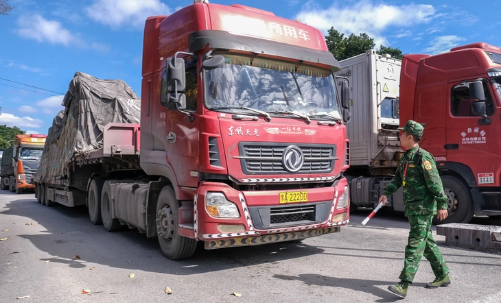 ດ່ານຂ້າມຊາຍແດນອັດສະລິຍະຢູ່ຊາຍແດນຫວຽດນາມ-ຈີນ - ຮູບທີ 1. cửa khẩu - Ảnh 1.